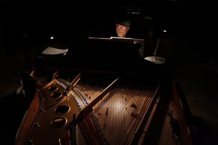 Compagnie Louise Moaty : teaser du spectacle musical « This is not a dream » - 2. © Benoît Labourdette.