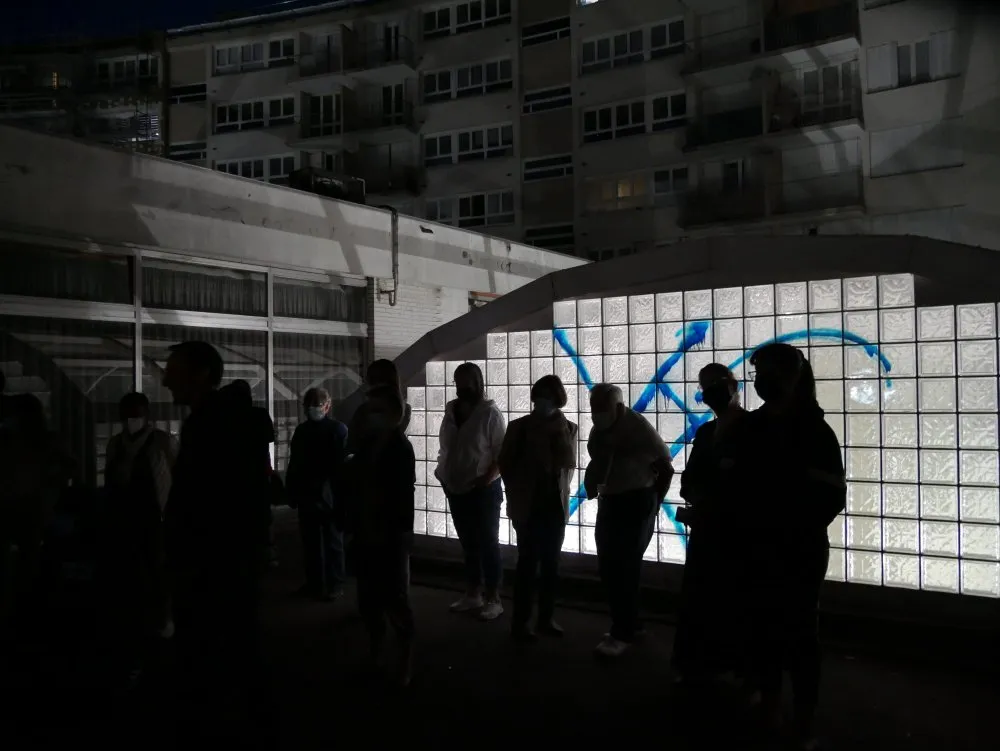 Projection itinérante à Saint-Michel-sur-Orge - 59 © Benoît Labourdette 2021.
