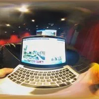 Le·la journaliste et son miroir