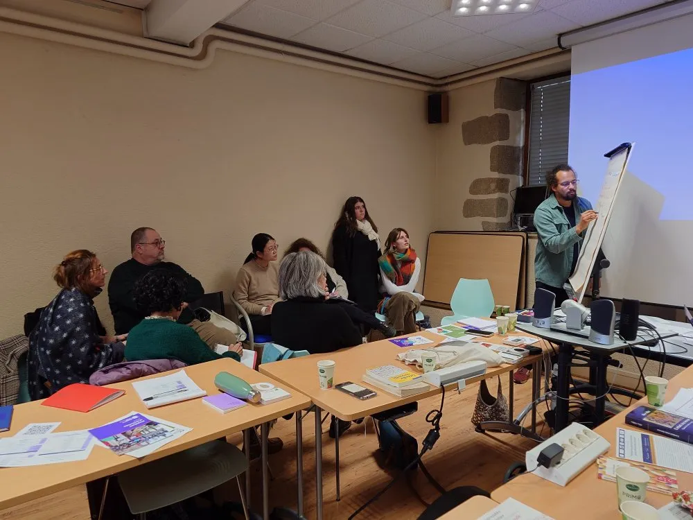 Quand trente-cinq professionnel·le·s découvrent leurs compétences psychosociales par l'expérience créative - 11 © Benoît Labourdette 2026.