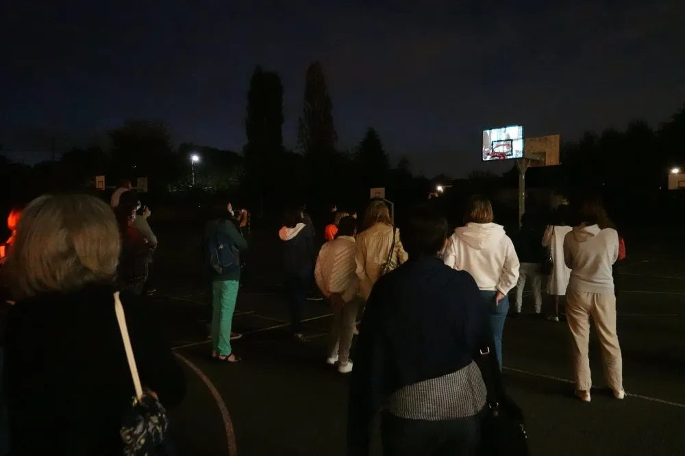 Projection itinérante à Saint-Michel-sur-Orge - 40 © Benoît Labourdette 2021.