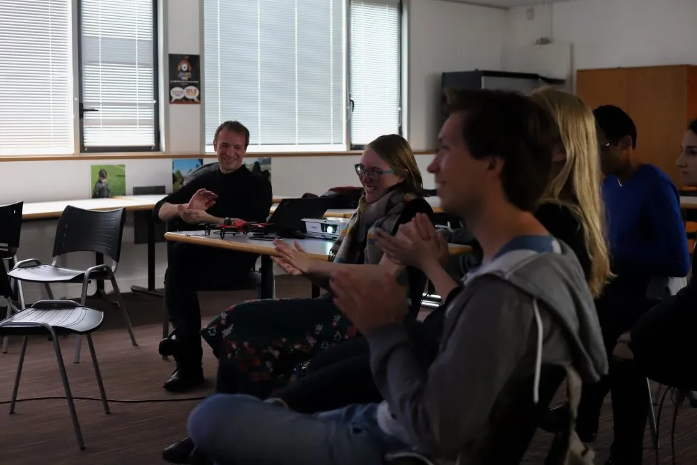 Festival « Le joli mai » : Atelier de réalisation de films avec drone - 12 © Benoît Labourdette 2019.
