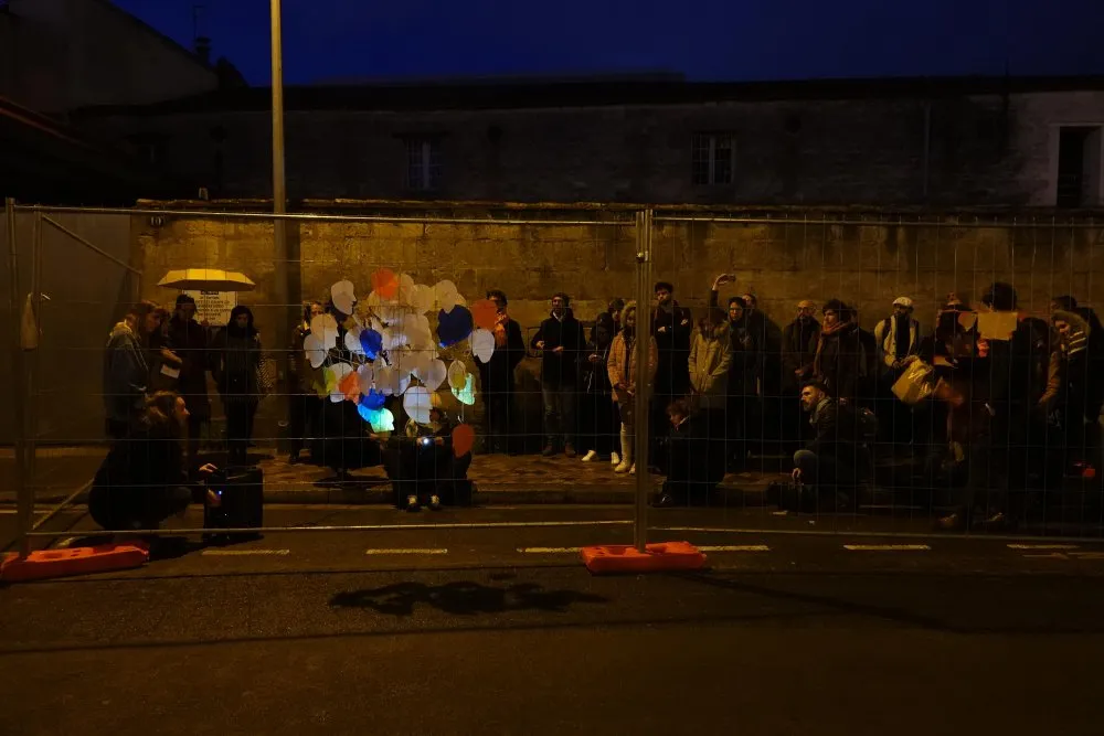 ALCA et FRAC Aquitaine : À la rencontre des publics et d'un quartier : co-construire et expérimenter une projection itinérante - 5 © Benoît Labourdette 2020.