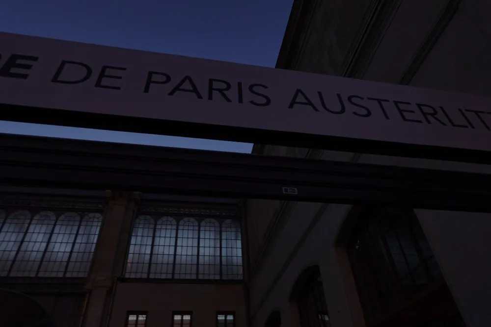 Une larme de fatigue gare d'Austerlitz - 188 © Benoît Labourdette 2024.