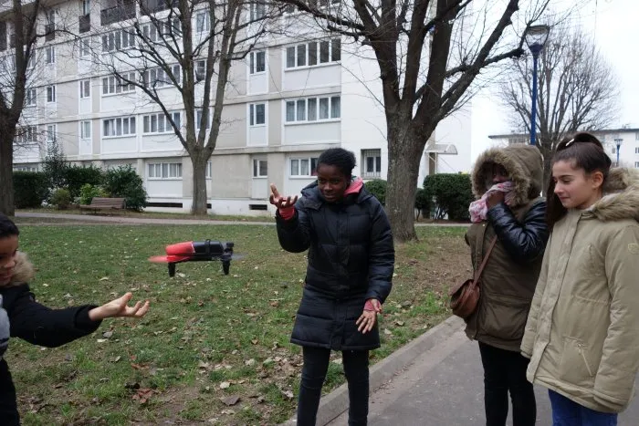 City of Choisy-le-Roi : drone workshop in a neighborhood - 9 © Benoît Labourdette 2016.