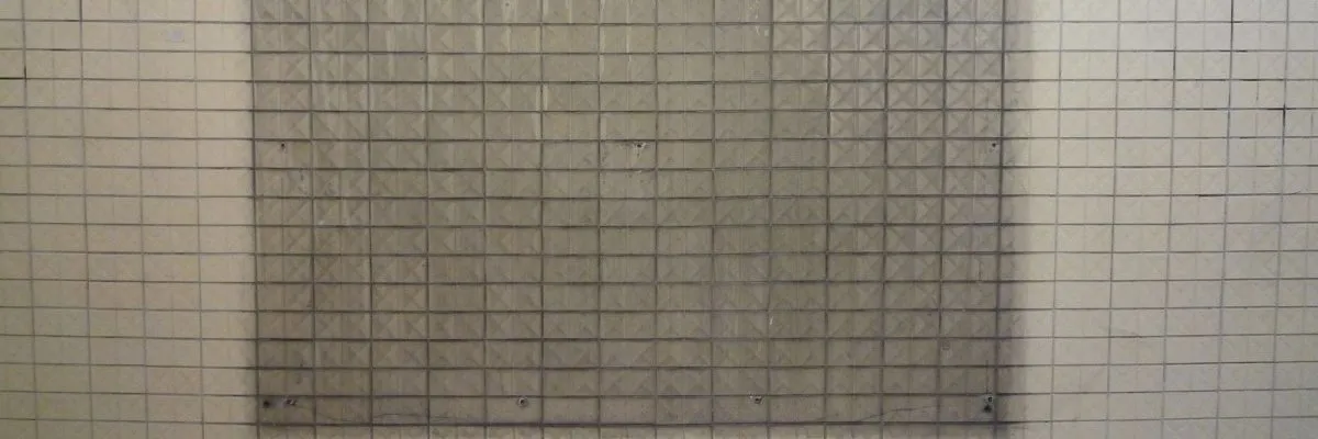 Poussière sur les murs