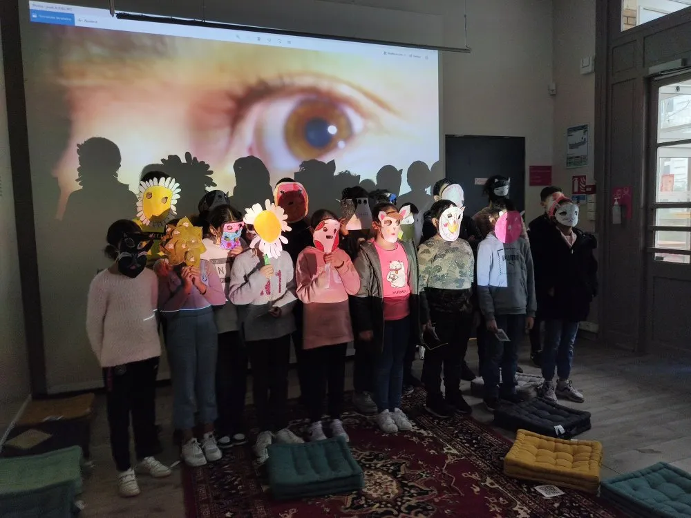 « Classe culture » : réalisation d'une exposition photographique avec une classe de CM2 - 36 © Benoît Labourdette 2022.