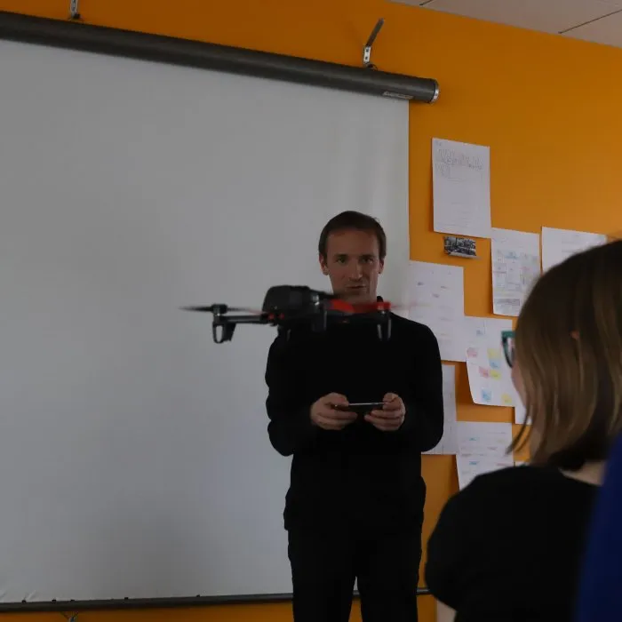 Festival « Le joli mai » : Atelier de réalisation de films avec drone - 1 © Benoît Labourdette 2019.
