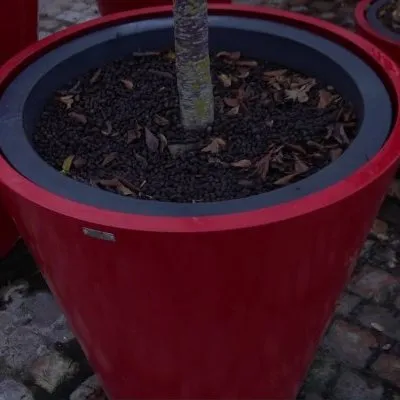 Les pots rouges