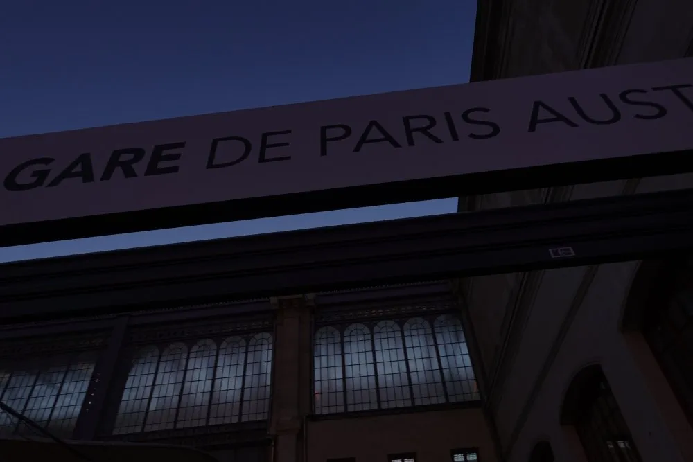 Une larme de fatigue gare d'Austerlitz - 195 © Benoît Labourdette 2024.