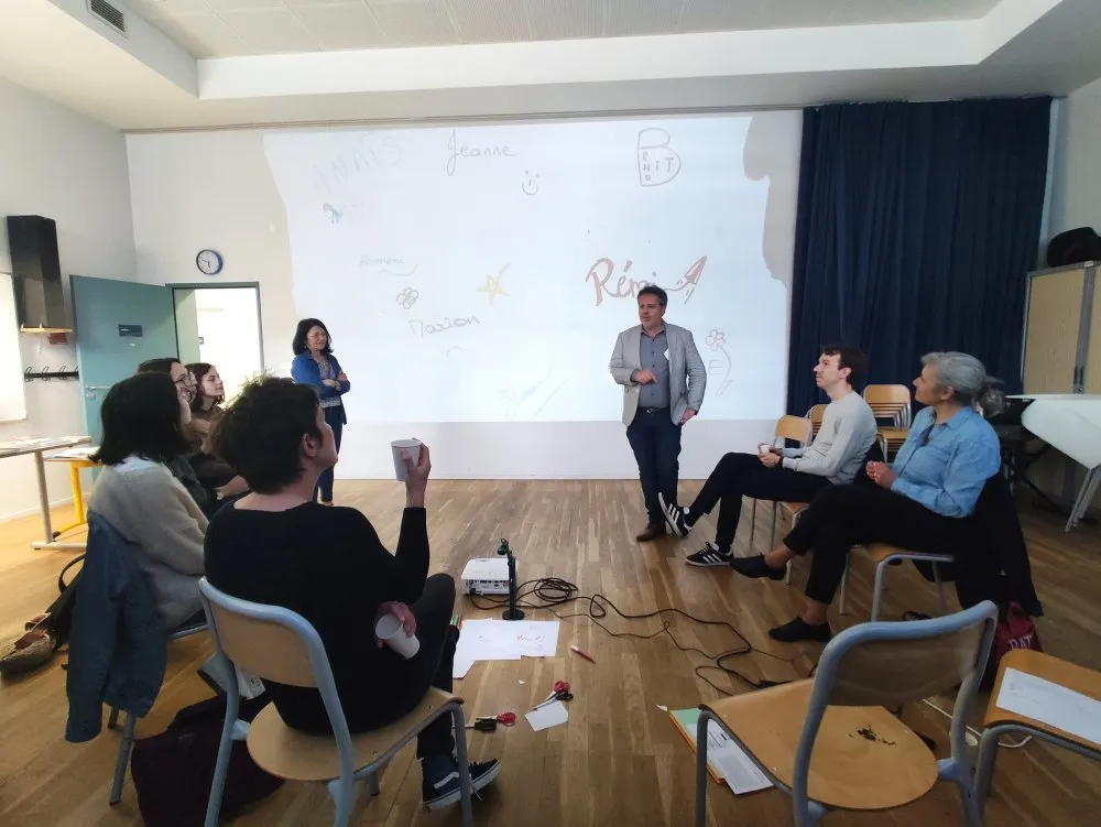 Accompagnement de la prise de parole des jeunes et des professionnels : Rencontres nationales « Cultures et politiques de la jeunesse » - 3 © Benoît Labourdette 2023.