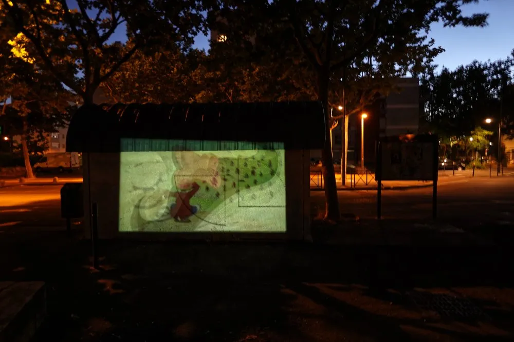 Projection de nuit dans le quartier Fontbarlettes (Valence) - 10 © Benoît Labourdette 2020.