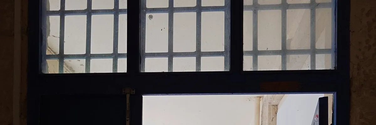 Framed, autonomous, vernacular: a typology of the regimes of images
