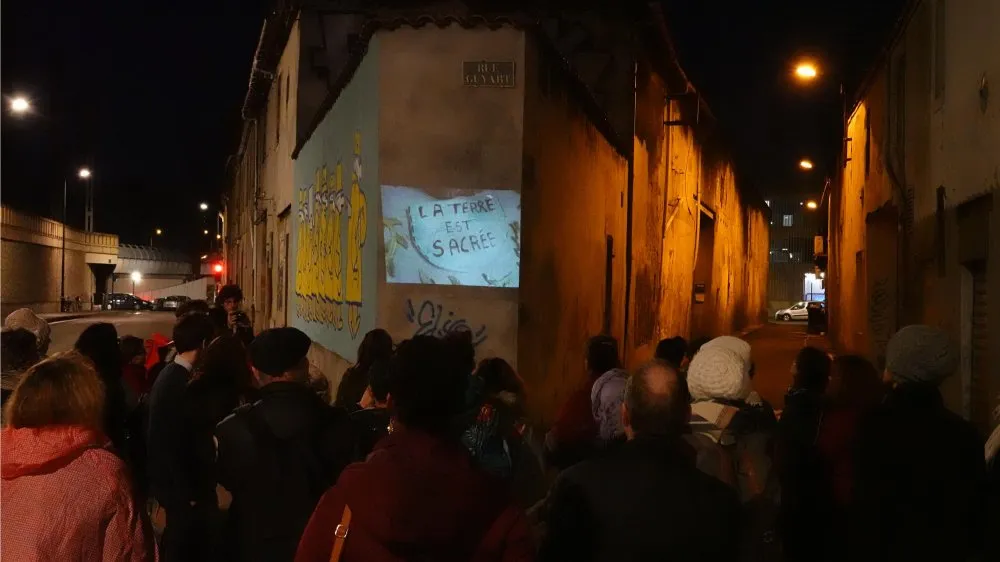 ALCA et FRAC Aquitaine : À la rencontre des publics et d'un quartier : co-construire et expérimenter une projection itinérante - © Benoît Labourdette 2020.