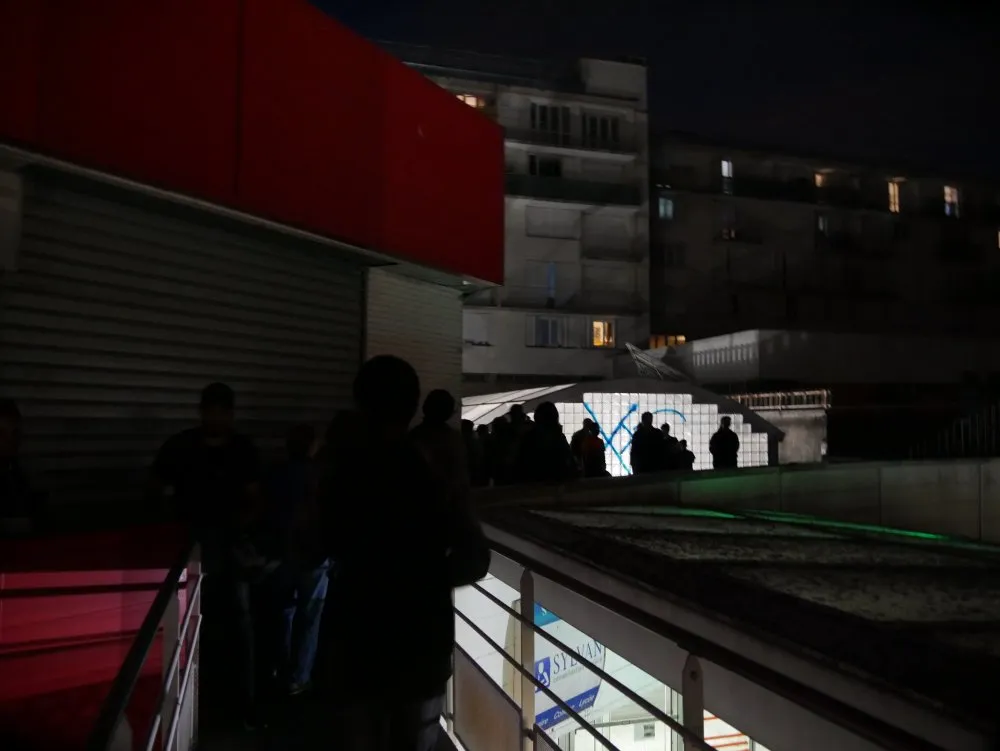 Projection itinérante à Saint-Michel-sur-Orge - 57 © Benoît Labourdette 2021.