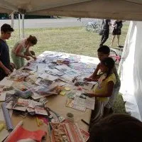 Laisser leur place aux adolescents : repenser nos postures en action culturelle