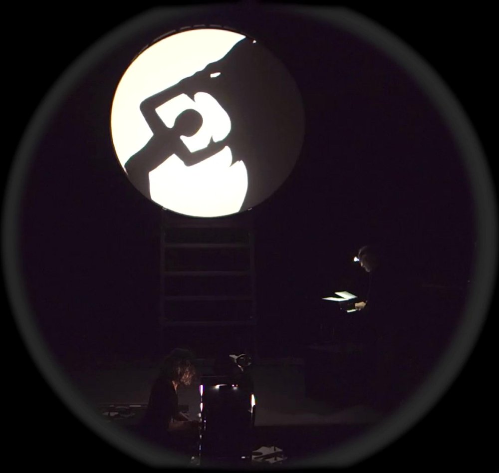 #_article:Teaser du spectacle « This is not a dream ». © Benoît Labourdette.